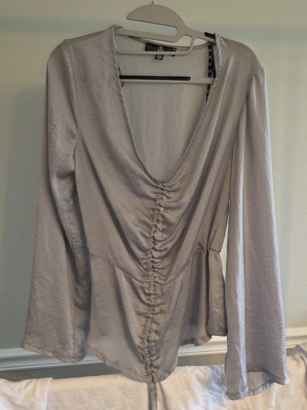 MISSGUIDED Bell Sleeve Whimsigoth Top With Ruched Front Detail Deep V Neck Sz 8 - Picture 2 of 16